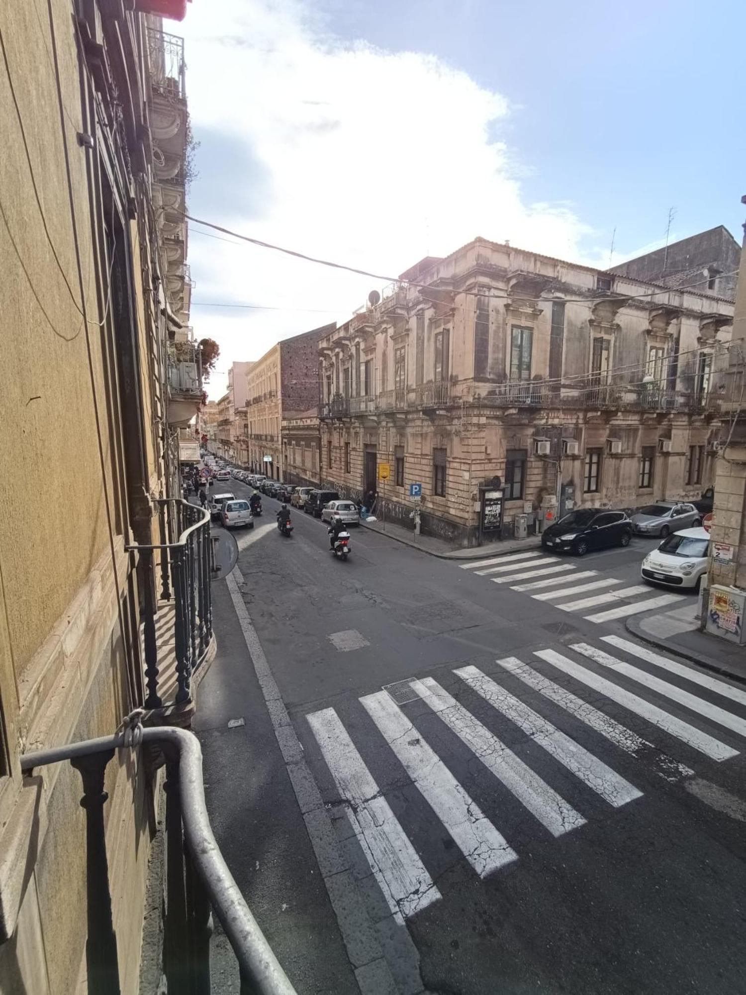 Cortile Dei Sogni Apartment คาตาเนีย ภายนอก รูปภาพ